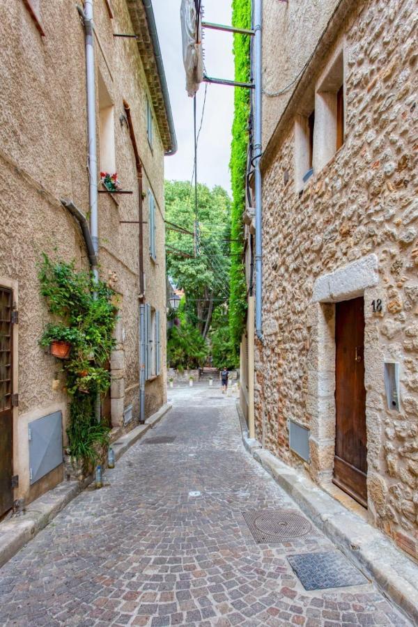 2-Star Apartment Close To Beaches And All Amenities Antibes Buitenkant foto